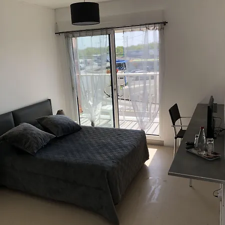 Du Port מלון LʼAiguillon-sur-Mer